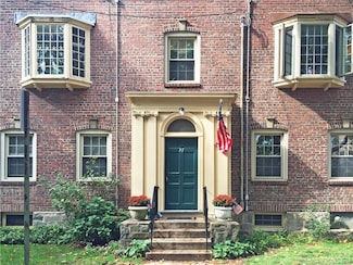 37 Rowsley St Unit 6, Bridgeport, CT 06605