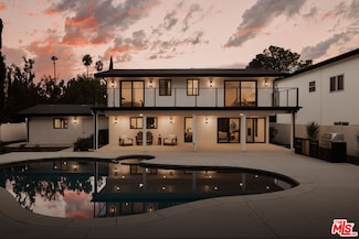 5630 Blanco Ave, Woodland Hills, CA 91367