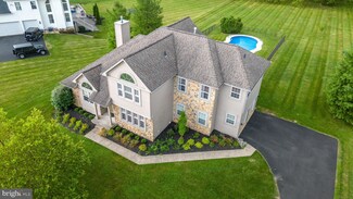 105 Breezy Hollow Dr, Chalfont, PA 18914