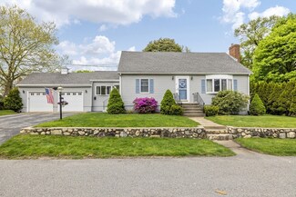 12 Elm Ave, Woburn, MA 01801