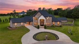 5104 S Haxton Cir, Bentonville, AR 72713