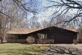 8455 Red Oak Dr, New Brighton, MN 55112