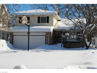 2061 E 221st St, Euclid, OH 44117
