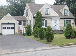 131 Harmony Ct, Warwick, RI 02889