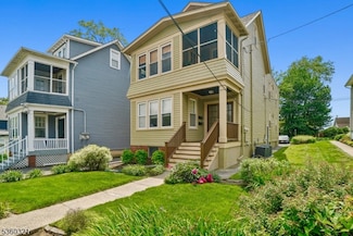 27 Field Rd, Maplewood, NJ 07040