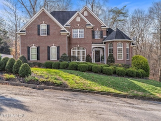 10 Hawthorn Place, Norris, TN 37828