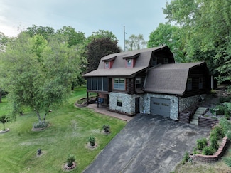 130 Antoine St, Mineral Point, WI 53565