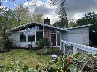 3815 E Amazon Dr, Eugene, OR 97405