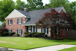 1807 Hackamore Ln, Alexandria, VA 22308