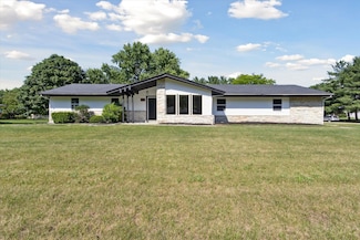 653 Valley Forge Trail, Rockton, IL 61072