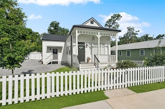 702 Pine St, Madisonville, LA 70447