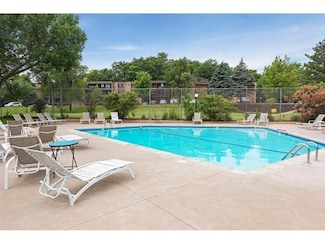 5697 Green Circle Dr Unit 304, Minnetonka, MN 55343