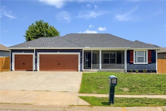 1904 Shirley Ct, Liberty, MO 64068