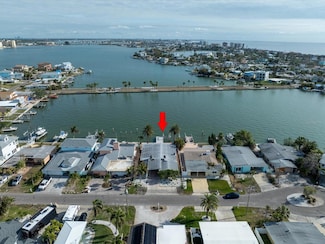 16124 4th St E, Redington Beach, FL 33708