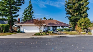 1330 Filbert Ave, Clovis, CA 93611