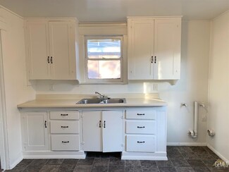 118 Eye St, Bakersfield, CA 93304