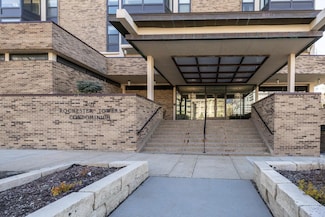 207 5th Ave SW Unit 802, Rochester, MN 55902