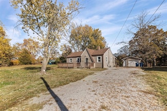 71 N Lincoln Ave, Cottage Hills, IL 62018