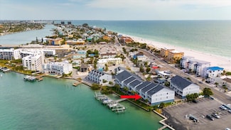9939 1st St E, Treasure Island, FL 33706