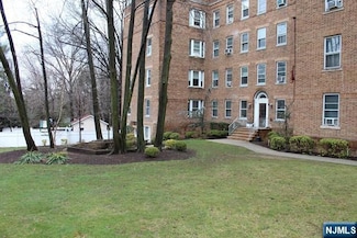 250 Broad Ave Unit 4B, Leonia, NJ 07605