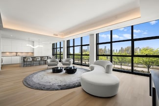 290 West St Unit 2B, New York, NY 10013