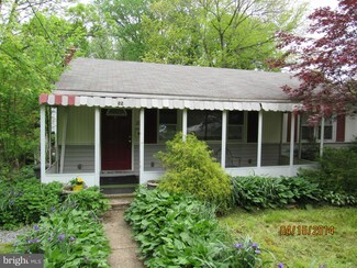 22 Grandin Cir, Rockville, MD 20851