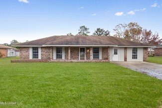 904 Catalpa Ct, Gulfport, MS 39503