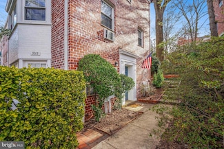 3313 Valley Dr, Alexandria, VA 22302