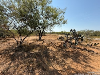 134 Cr 2644, Moore, TX 78057