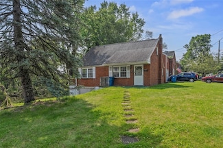 301 Pennview Dr, Pittsburgh, PA 15235
