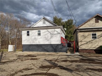 236 N 14th St, Coshocton, OH 43812