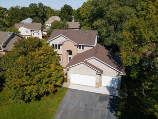 10008 Hidden Oaks Ln N, Champlin, MN 55316