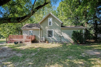 3823 Oxbow Rd, Sodus, MI 49126