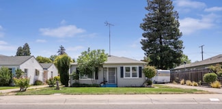 1220 S Pleasant Ave, Lodi, CA 95240