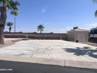 1905 Victoria Farms Rd, Lake Havasu City, AZ 86404