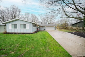549 Edinborough Dr, Bay Village, OH 44140