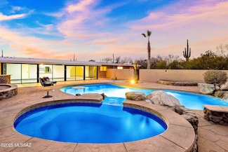 6601 N Donna Beatrix Cir, Tucson, AZ 85718