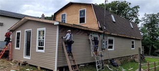27 Sterling Rd, Mount Pocono, PA 18344