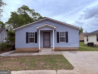 904 N 9th St, Griffin, GA 30223