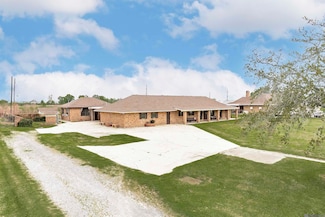 5511 N River Rd, Port Allen, LA 70767