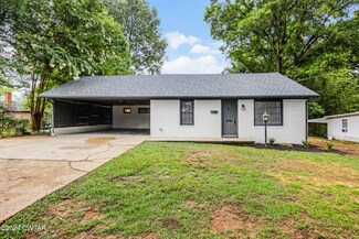 72 H C Walton Dr, Jackson, TN 38301