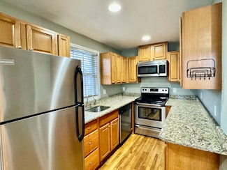 28 Clark St, West Haven, CT 06516