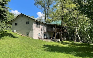 69 River Oaks Dr, Hayesville, NC 28904
