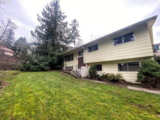 11830 SE Flavel St, Portland, OR 97266