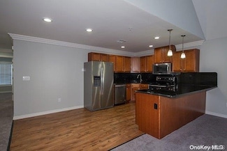 2200 Dolphin Ln Unit 1310, Holbrook, NY 11741