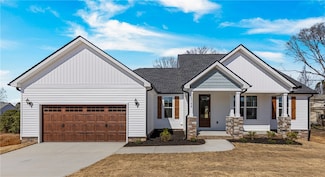 606 Parkwood Dr, Centerville, SC 29625