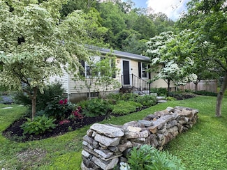 15 Echo St, Salisbury, CT 06068