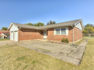 921 Meadowgreen Dr, Oklahoma City, OK 73110