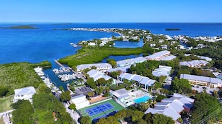 9812 Windward Ave, Key Largo, FL 33037