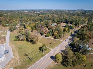 1084 W Main St, Parsons, TN 38363